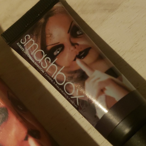🌟🧚‍♀BRIDE OF CHUCKY Smashbox DISCONTINUED Masters Of Horror Cream Shadow NWT - Picture 10 of 10